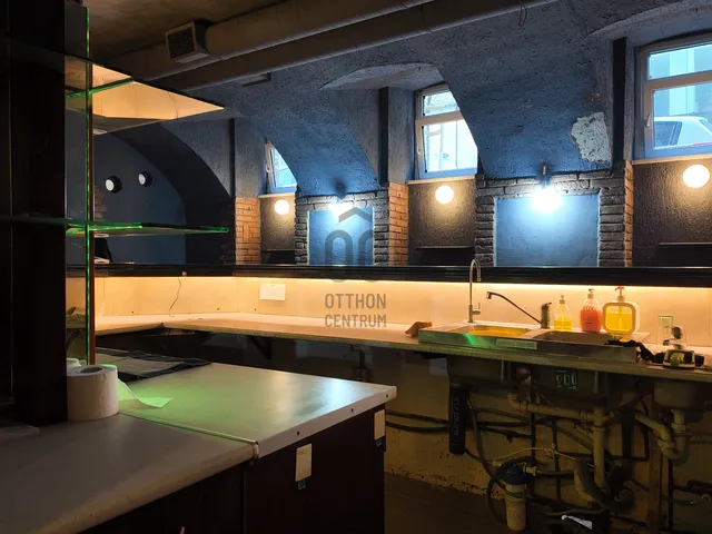 Kiadó kereskedelmi és ipari ingatlan Budapest VII. kerület 211 nm