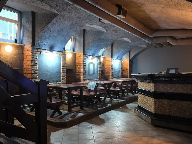 Kiadó kereskedelmi és ipari ingatlan Budapest VII. kerület 211 nm
