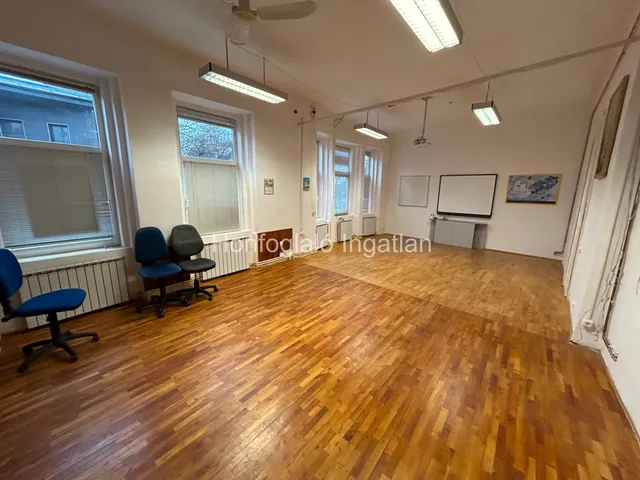 Eladó kereskedelmi és ipari ingatlan Nyíregyháza, Belváros 210 nm