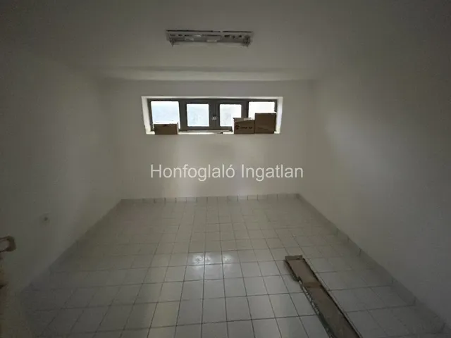 Eladó garázs Nyíregyháza, Malomkert 47 nm