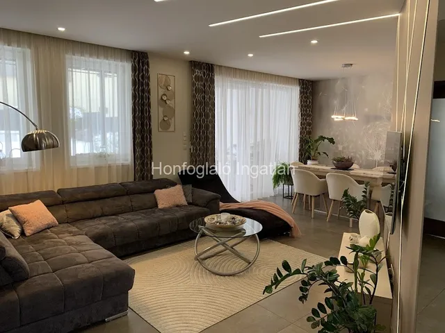 Eladó ház Nyíregyháza, Hímes 203 nm