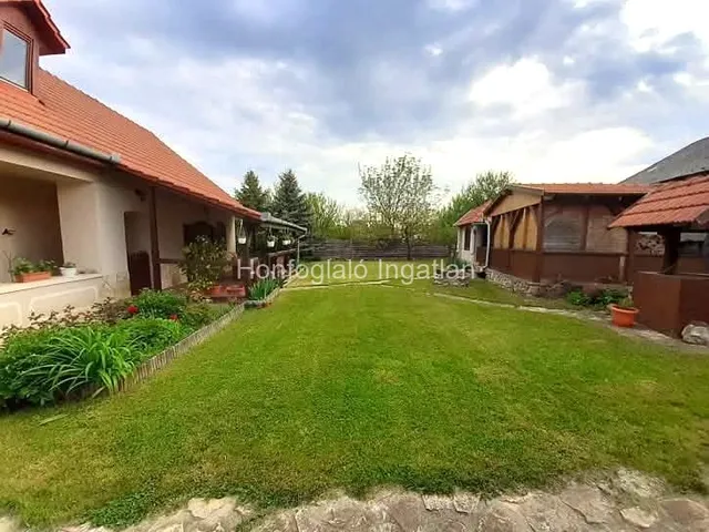 Eladó ház Monok 220 nm