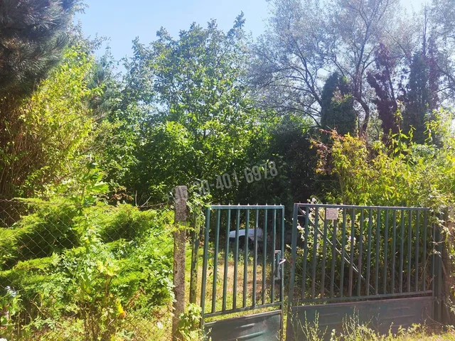 Eladó telek Páty 822 nm