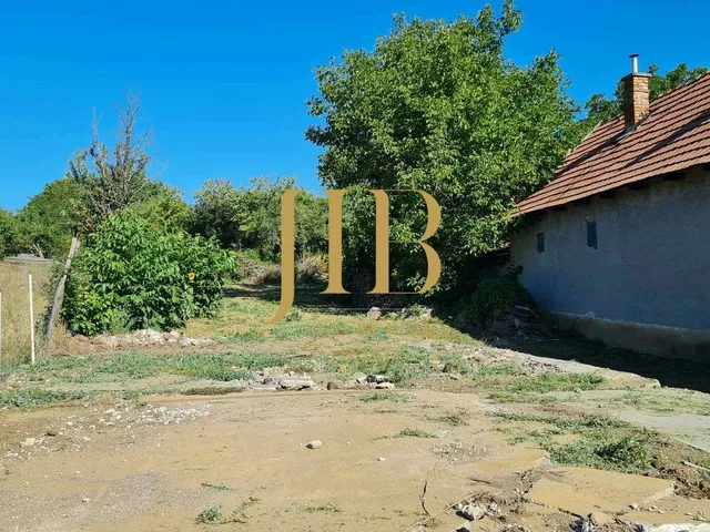 Eladó telek Rózsaszentmárton 880 nm