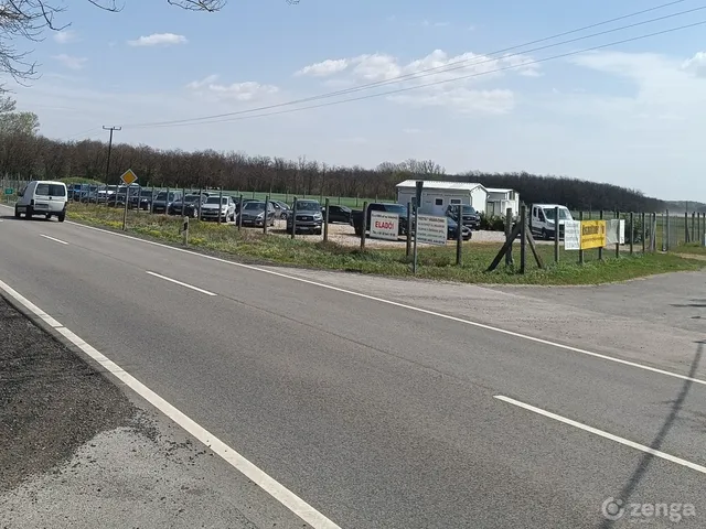 Eladó kereskedelmi és ipari ingatlan Kecskemét 60 nm