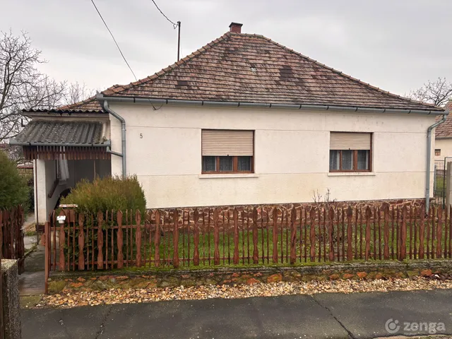 Eladó ház Bogyoszló 100 nm