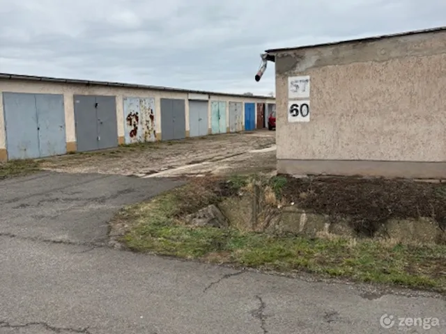 Eladó garázs Dunaújváros, Nyugati iparterület 18 nm