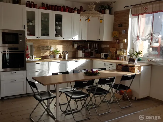 Eladó lakás Székesfehérvár, Búrtelep 92 nm