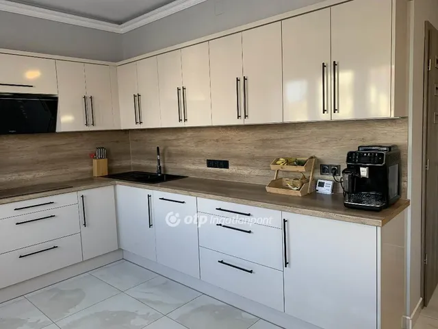 Eladó ház Cegléd 180 nm