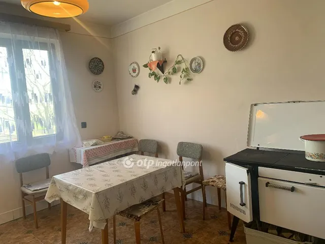 Eladó ház Törtel 98 nm