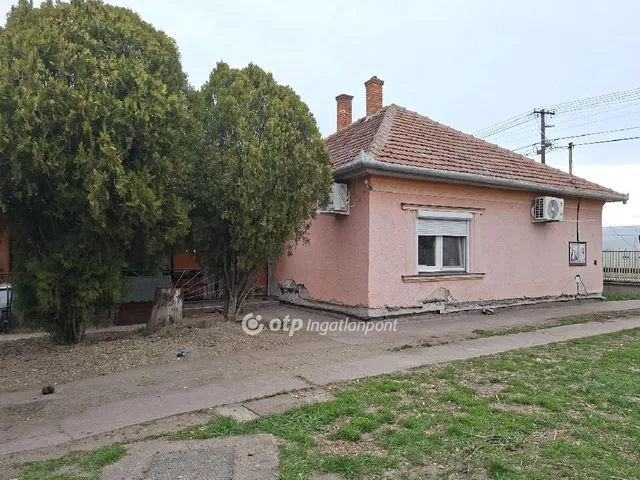 Eladó ház Abony 75 nm