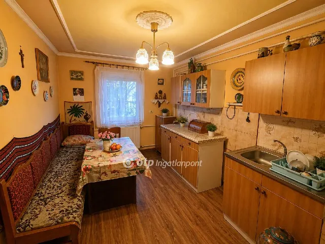 Eladó ház Törtel 100 nm