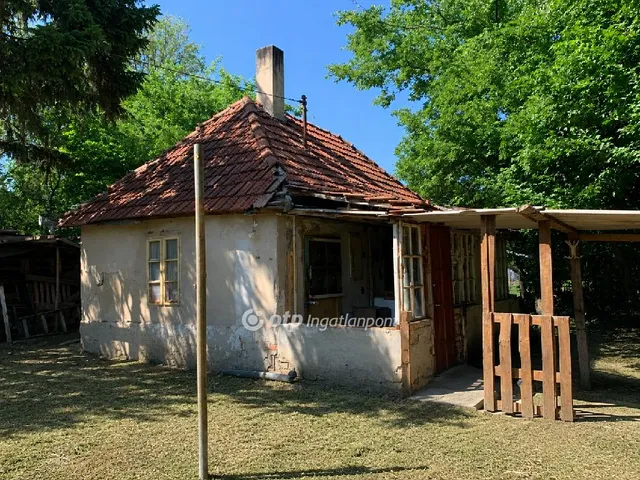 Eladó nyaraló Cegléd 34 nm