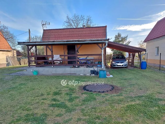 Eladó nyaraló Albertirsa 35 nm