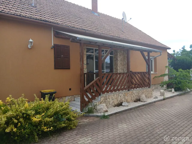 Eladó ház Rém 145 nm