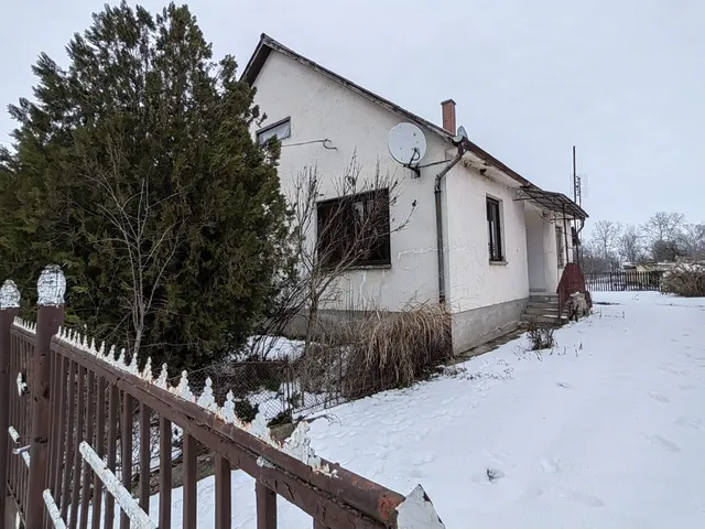 Eladó ház Tiszakeszi 91 nm