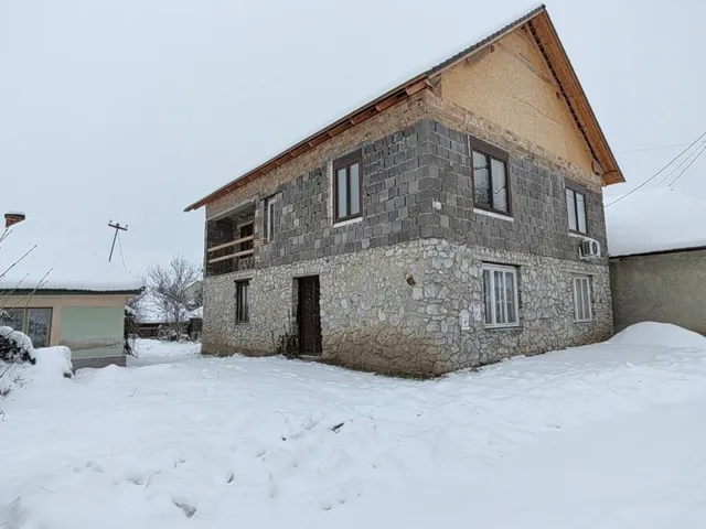 Eladó ház Múcsony 190 nm