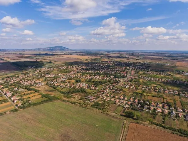 Eladó mezőgazdasági ingatlan Taktakenéz 15000 nm