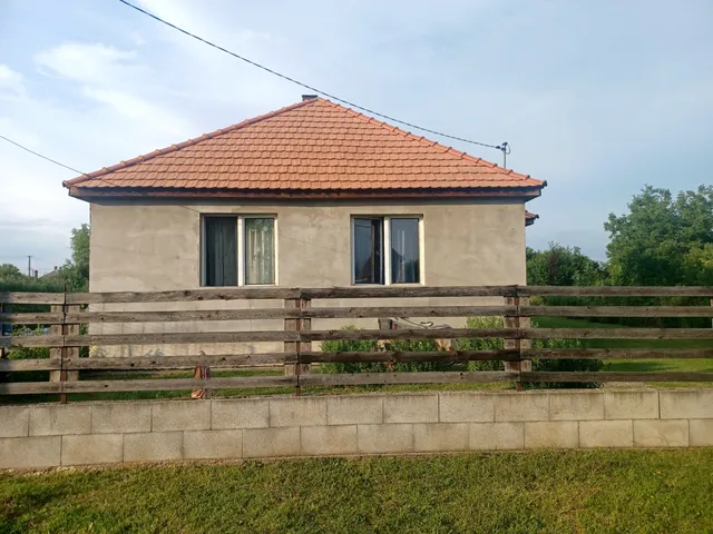 Eladó ház Aszaló, Csalogány utca 8 73 nm