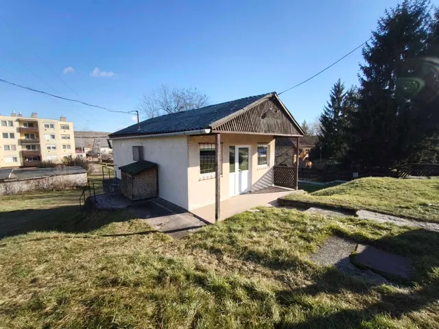 Kiadó kereskedelmi és ipari ingatlan Kurityán 60 nm