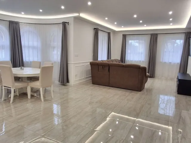 Kiadó ház Miskolc 200 nm