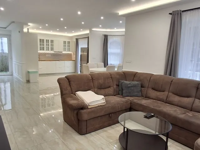 Kiadó ház Miskolc 200 nm