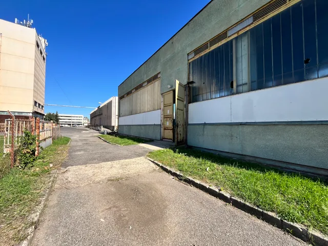 Kiadó kereskedelmi és ipari ingatlan Miskolc 300 nm