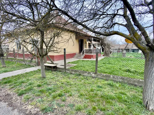 Eladó ház Négyes 55 nm