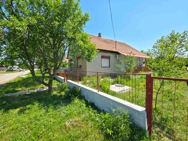 Eladó ház Ároktő 88 nm