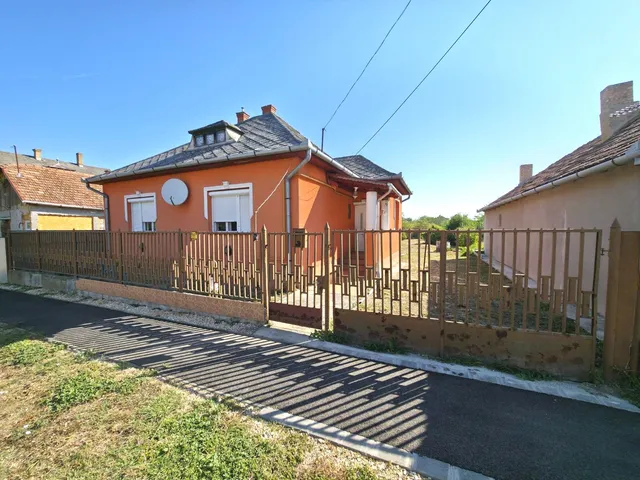 Eladó ház Mezőcsát, Kossuth út 65 nm