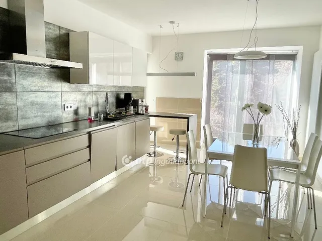 Eladó ház Pécs 184 nm