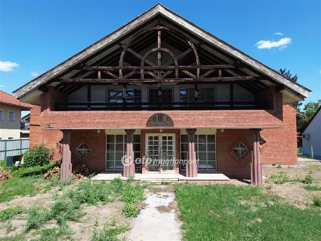 Eladó kereskedelmi és ipari ingatlan Harkány 277 nm