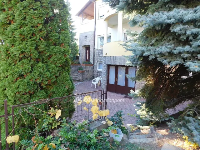 Eladó ház Pécs 255 nm