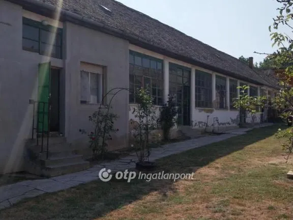 Eladó ház Nagynyárád 200 nm