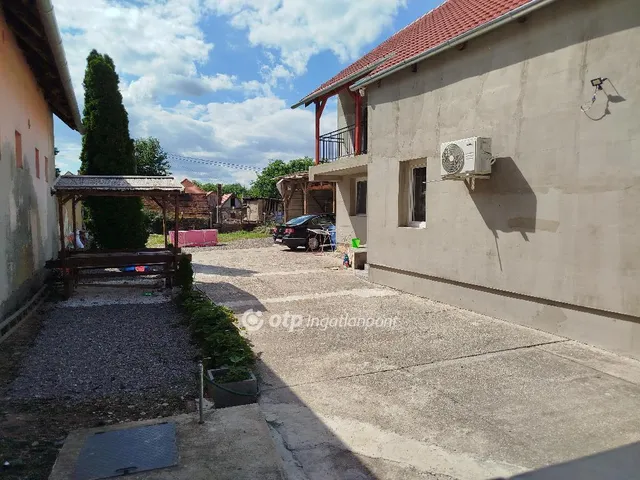 Eladó ház Siklós 160 nm