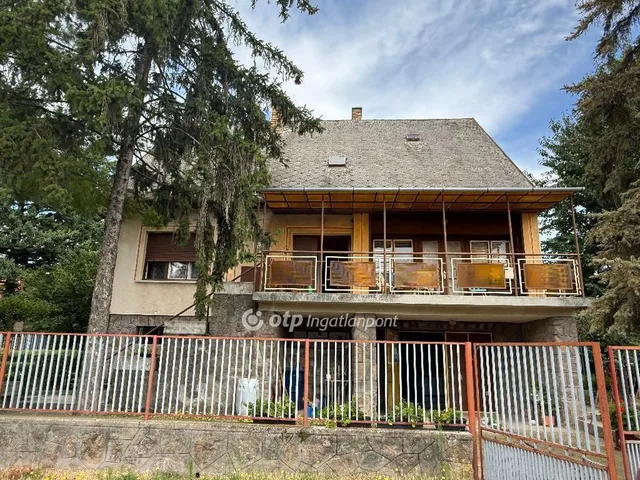 Eladó ház Geresdlak 200 nm