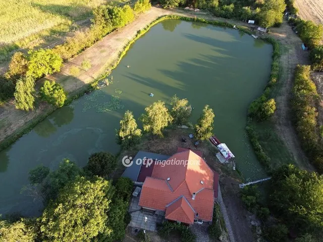 Eladó nyaraló Bakonya 154 nm