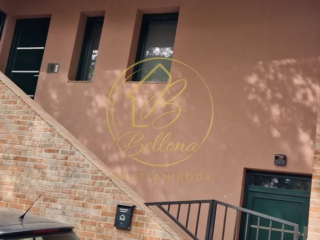 Eladó lakás Pécs, Uránváros 29 nm