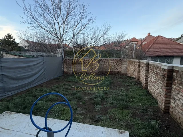 Eladó lakás Pécs, Uránváros 29 nm