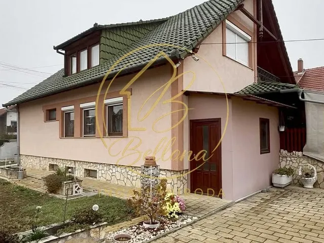 Eladó ház Kozármisleny 180 nm