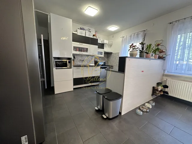 Eladó ház Nagykozár 160 nm