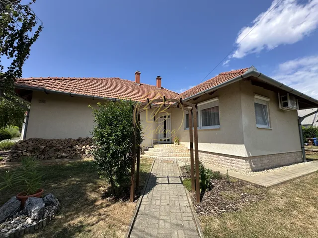 Eladó ház Nagykozár 142 nm