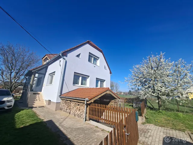 Eladó ház Tököl 234 nm