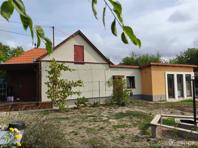 Eladó ház Kübekháza 90 nm