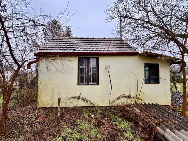 Eladó telek Pápa, Öreghegy 905 nm