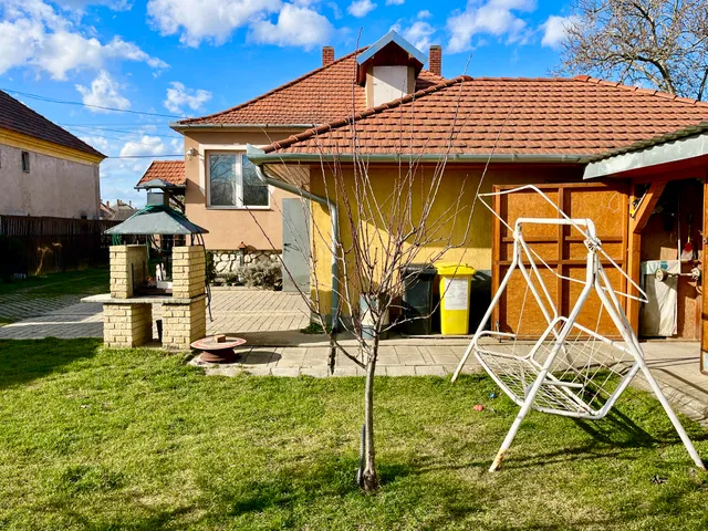 Eladó ház Pápa, Bocsor-városrész 84 nm