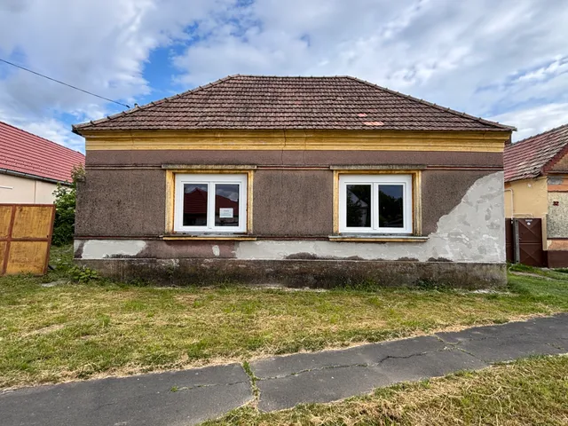 Eladó ház Várkesző 74 nm