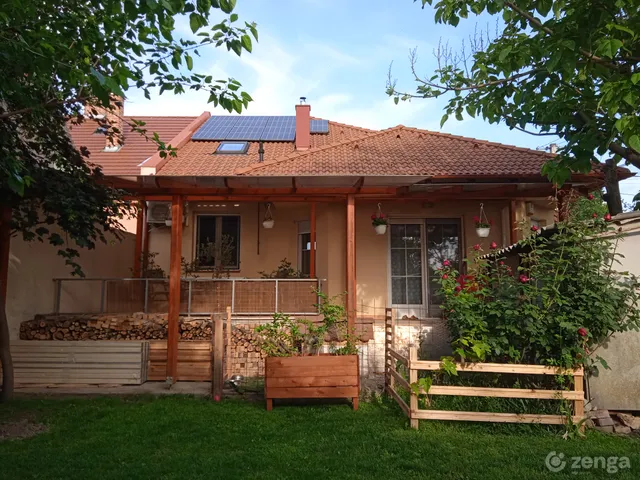 Eladó ház Székesfehérvár, Ráchegy 176 nm