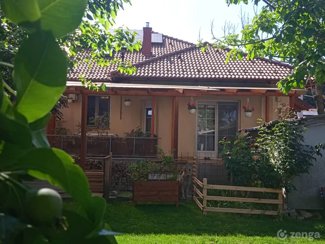 Eladó ház Székesfehérvár, Ráchegy 176 nm