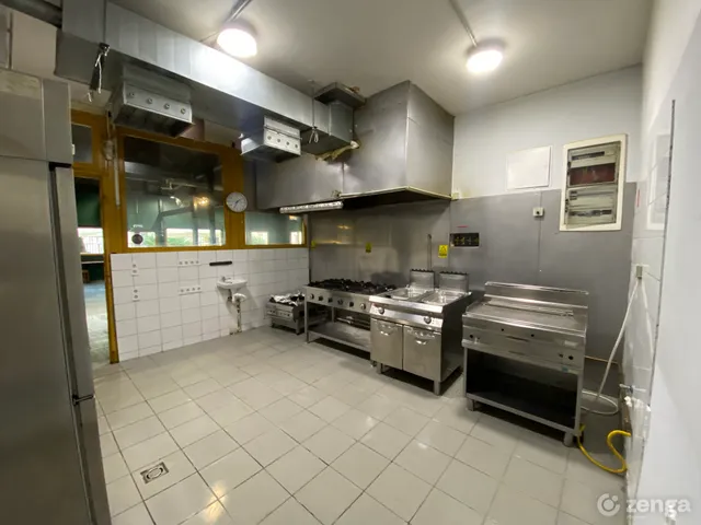 Kiadó kereskedelmi és ipari ingatlan Budapest III. kerület, Óbuda, Mókus utca 1-3 296 nm